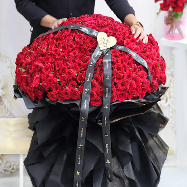 Eternal Elegance Roses Bouquet - 500 Stems