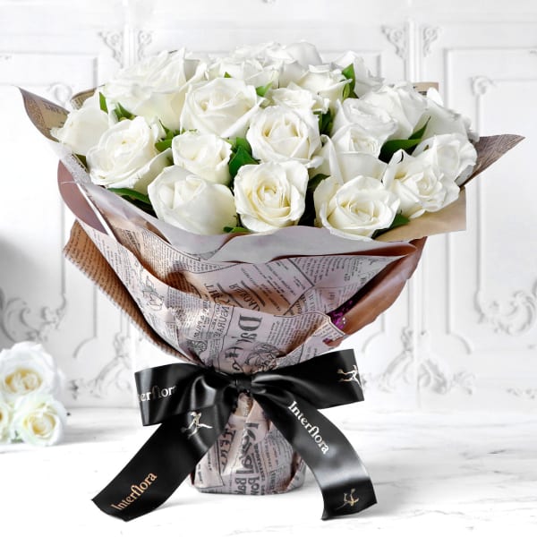 Heavenly 25 White Roses Hand Tied: Order Flowers Online | Interflora India