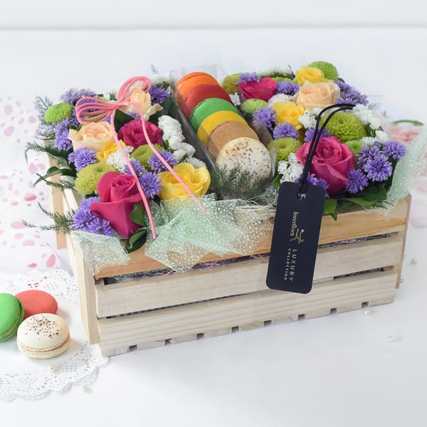 Luxury Flowers with Delicious Macaroons: Order Birthday ...