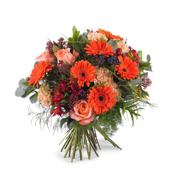 Mixed bouquet in orange shades