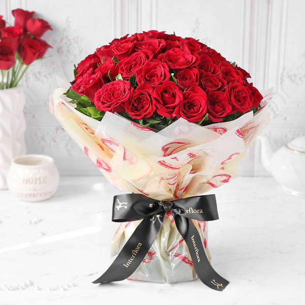 The Soul of Rose Valentine Bouquet: Order Anniversary Flowers Online ...