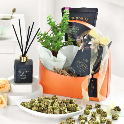 Jade's Secret: Order Flowers Online | Interflora India