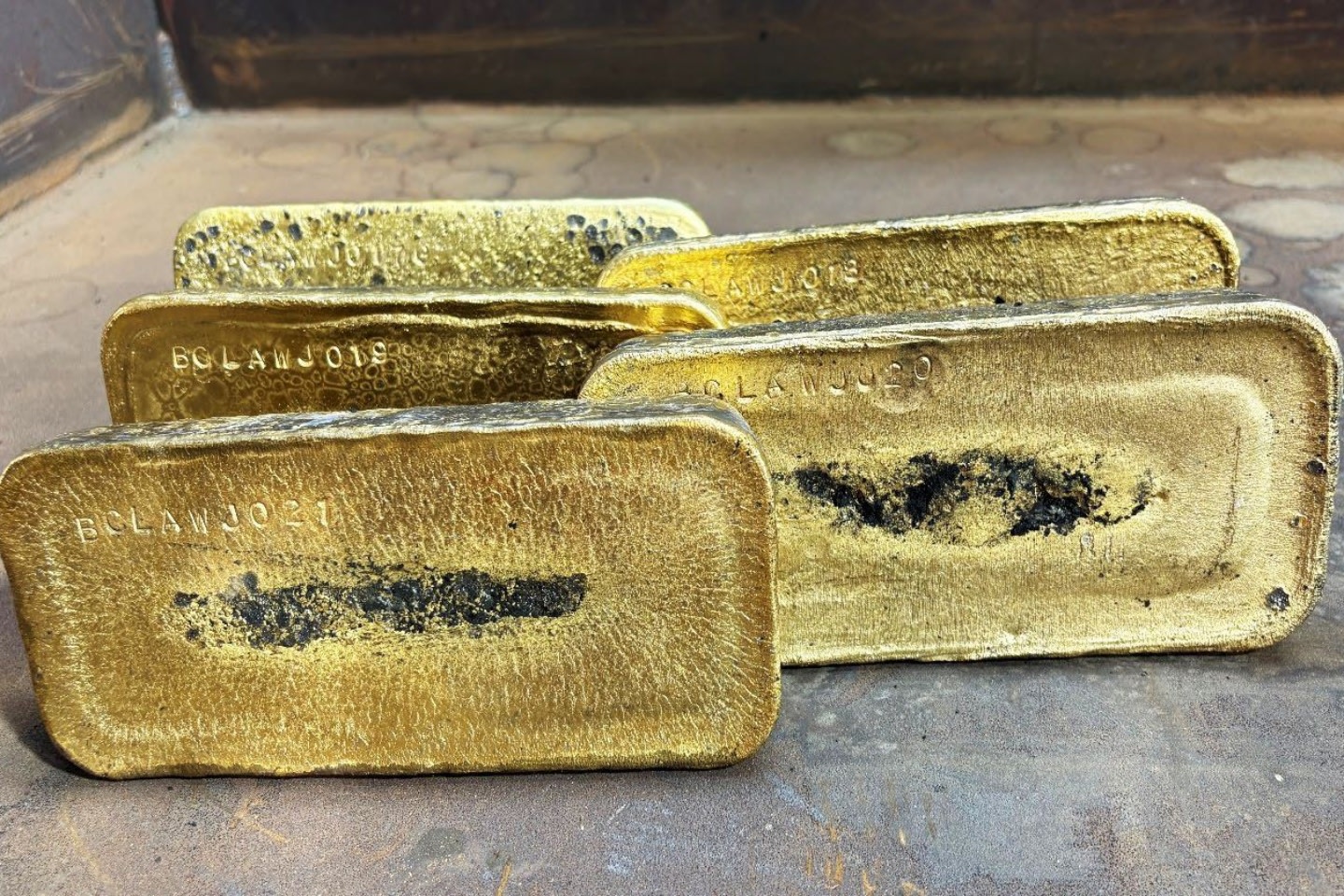 ASX:AWJ - Cash piles up as Auric Mining smashes WA gold production targets
