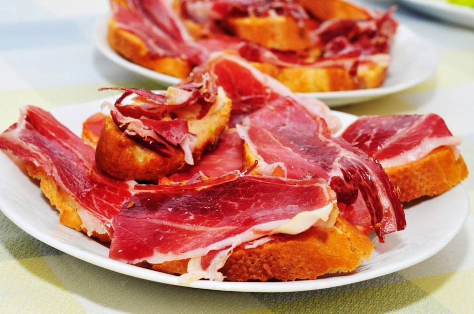 Tapas con jamón serrano Tapas Españolas El Portal del Chacinado
