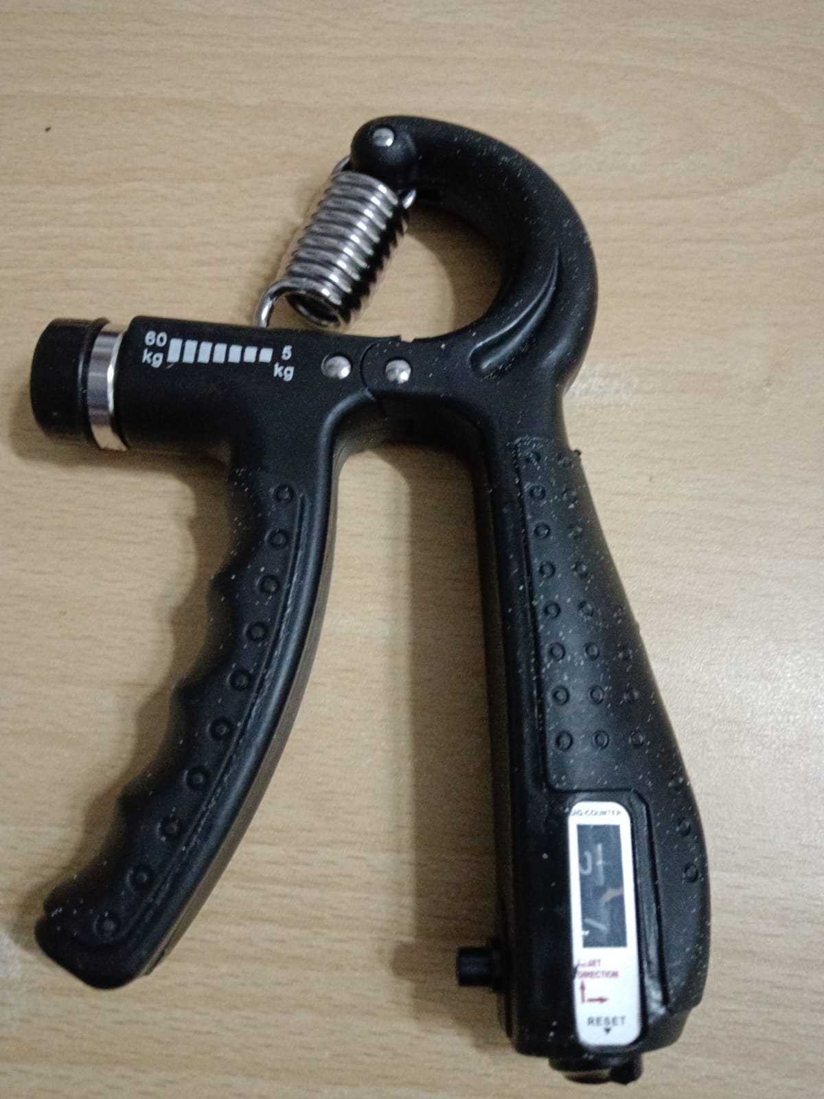 HAND GRIP WITH COUNTING METER