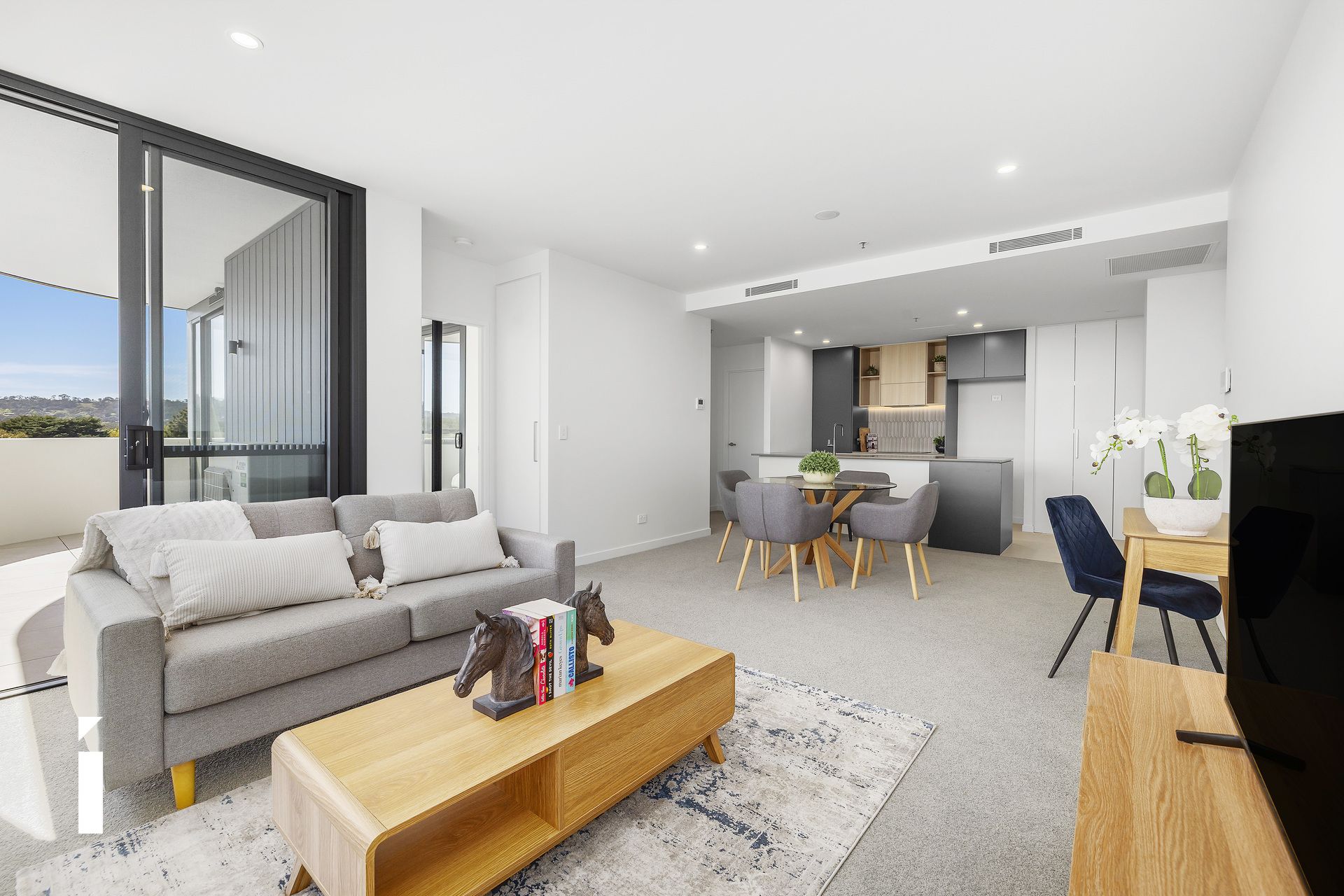 603/104 Easty Street, Phillip