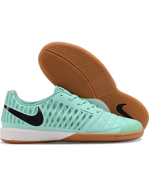 Nike Gato