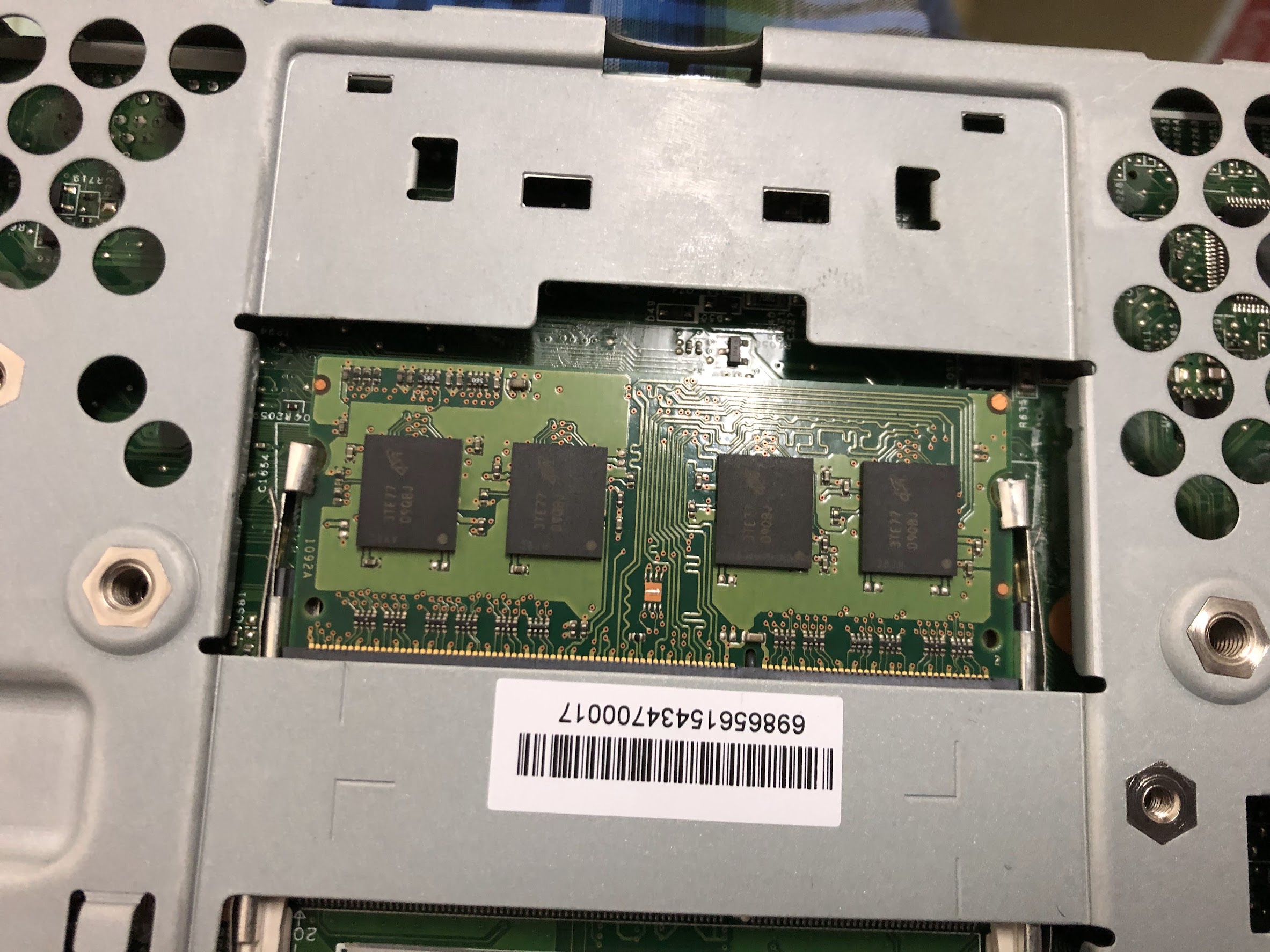 4 GB RAM DDR3L