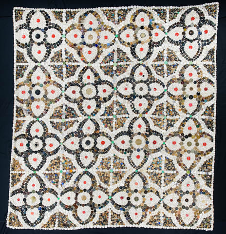 quilt with buttons 