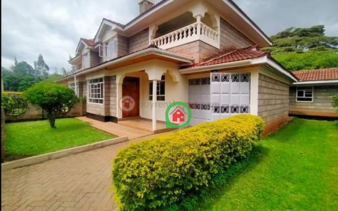 Four bedroom master ensuite home to let in Bomas