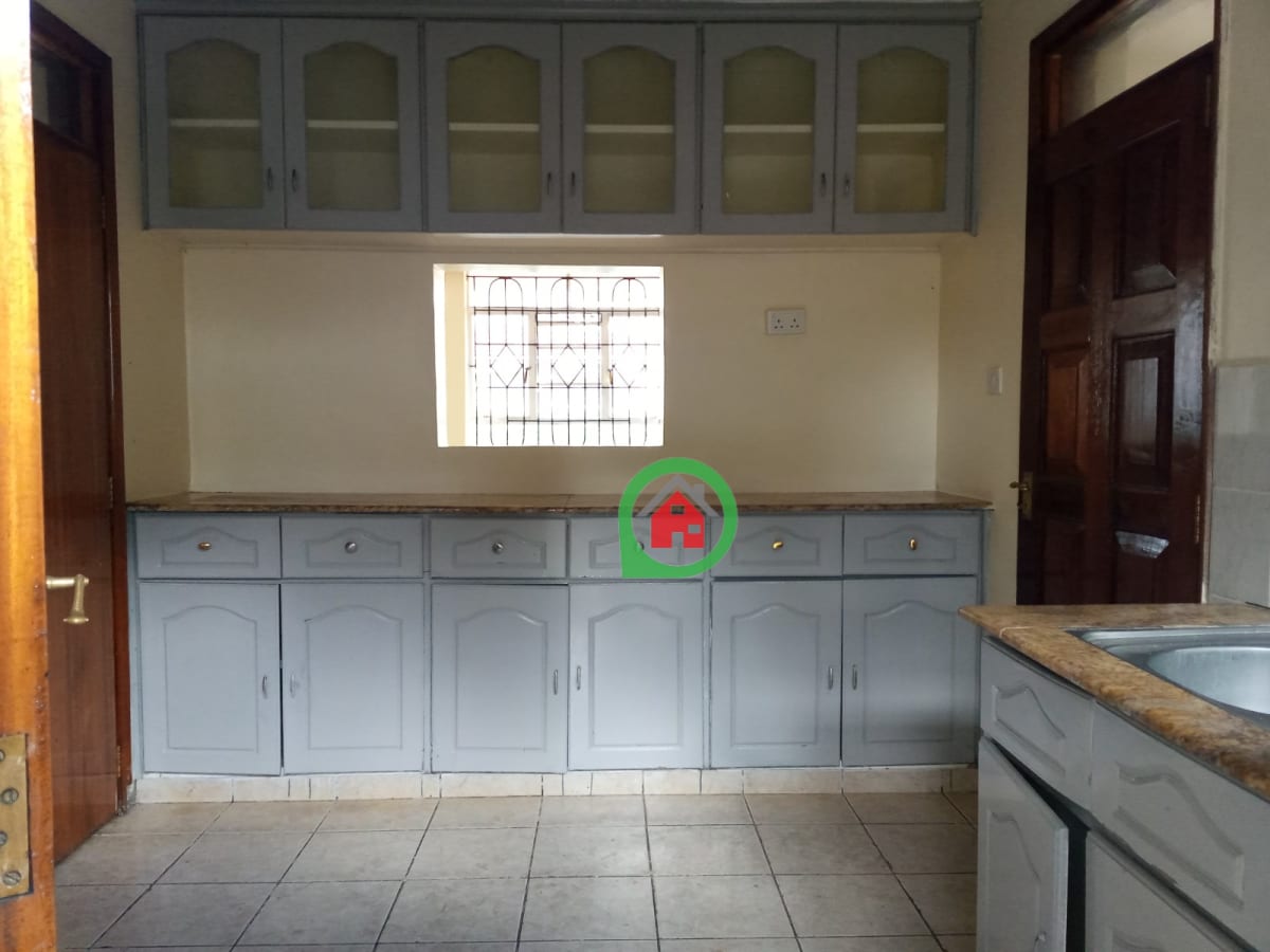 Four bedroom master ensuite home to let in Bomas