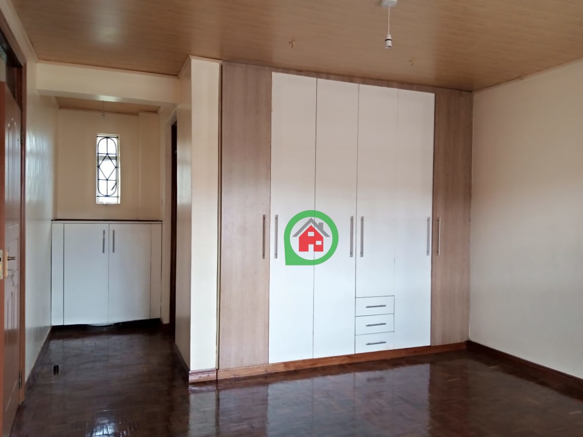 Four bedroom master ensuite home to let in Bomas