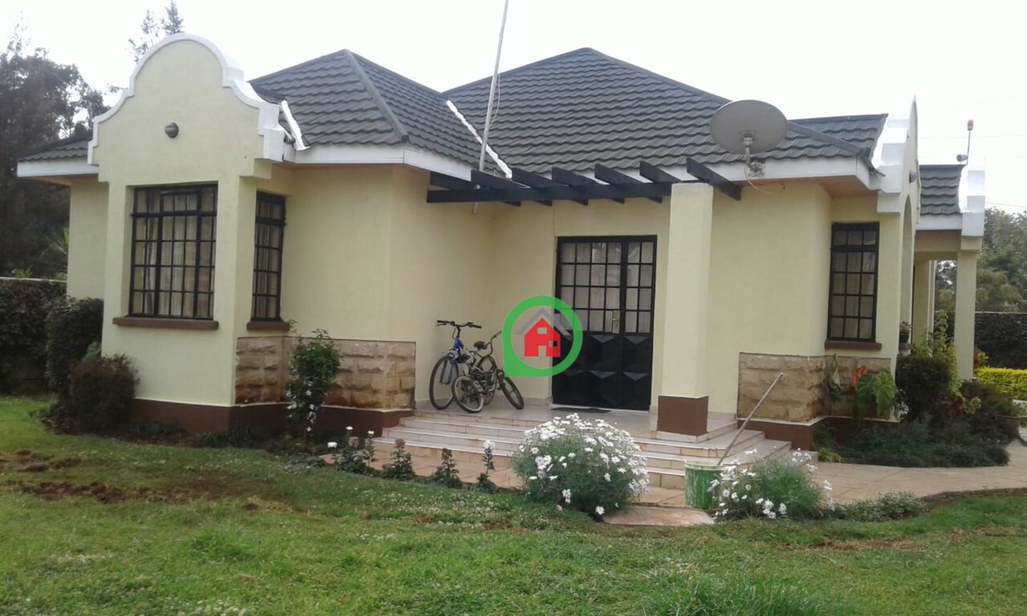 3-bedroom master en-suite home in a gated community