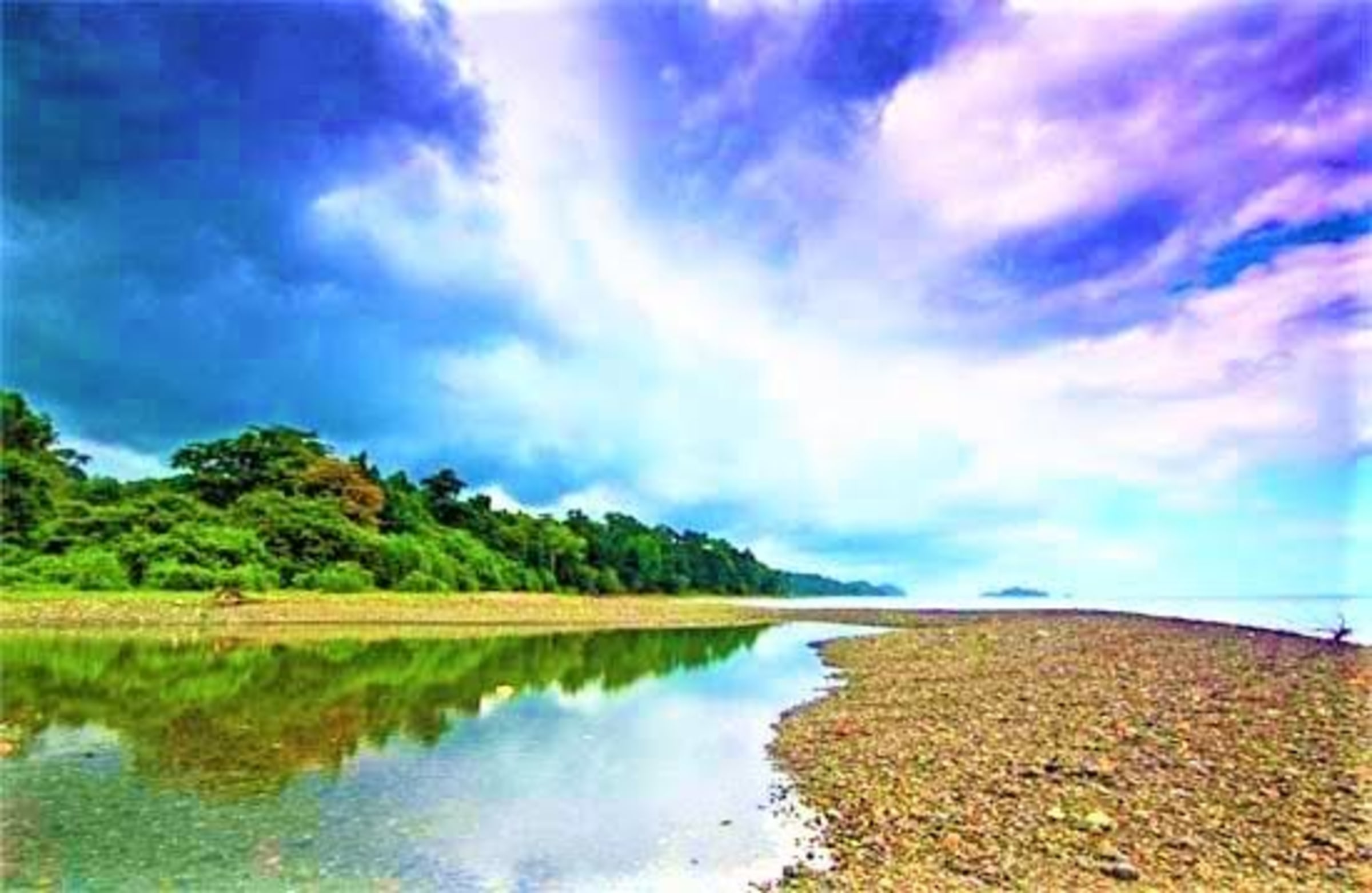 Lamiya Bay