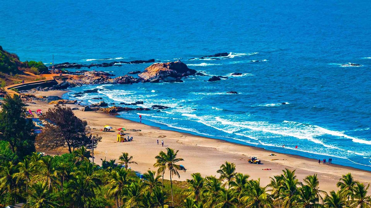 South India Highlights: Temples & Backwaters