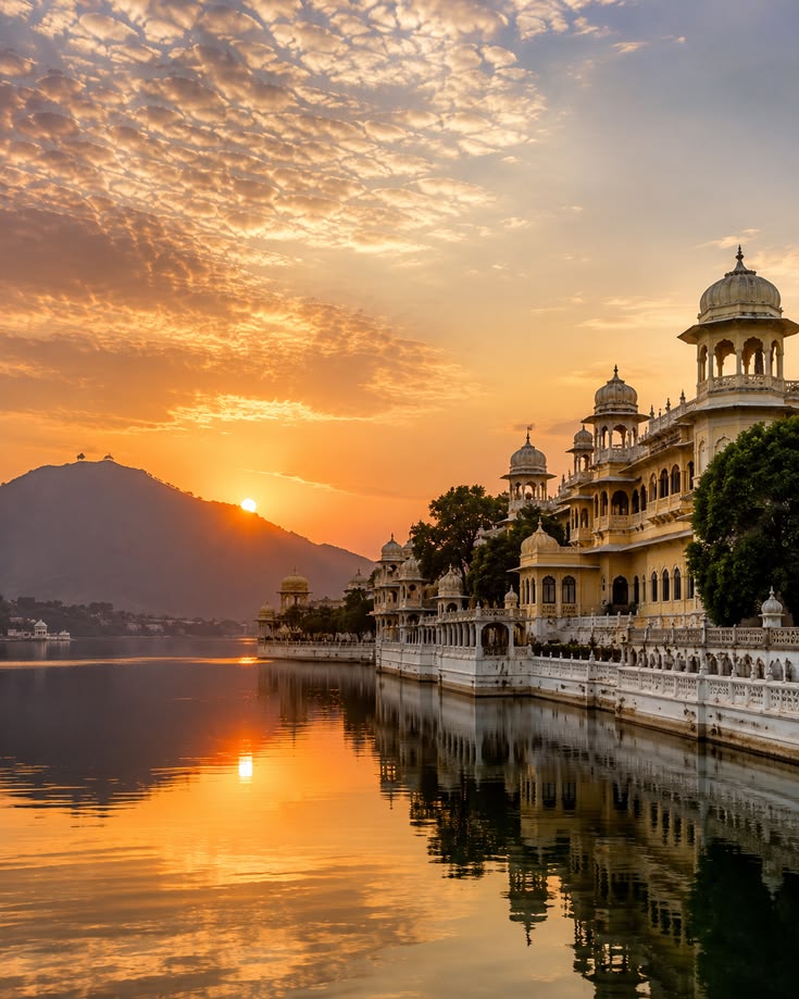 Jodhpur → Udaipur – Lakes & Palaces