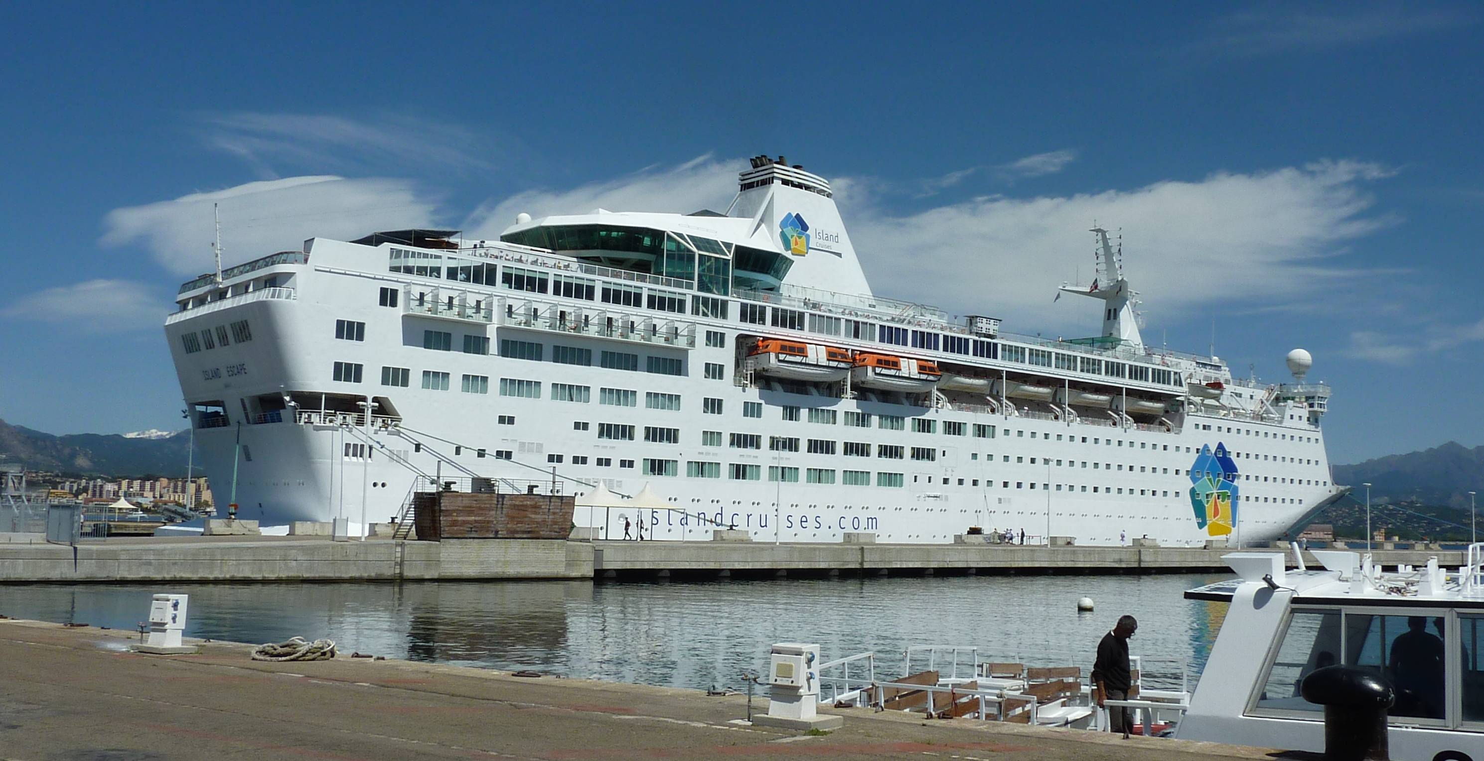 90 Passengers Take Legal Action After Disastrous Island Escape Cruise