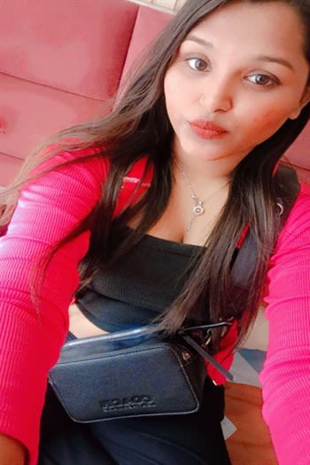 - Escort in Mumbai Photos 2 of 3