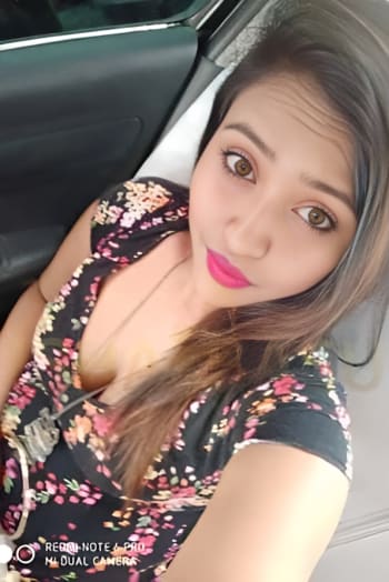 Kissing Expert- Escort in Mumbai Photos 2 of 4