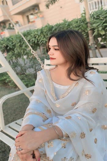 Russian Call girl - Escort in Mumbai Photos 1 of 4