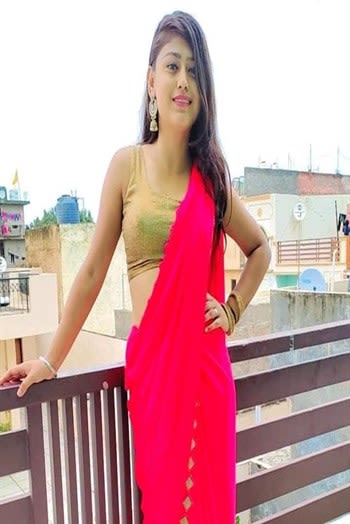 Hot threesome call girl- Escort in Mumbai Photos 2 of 4