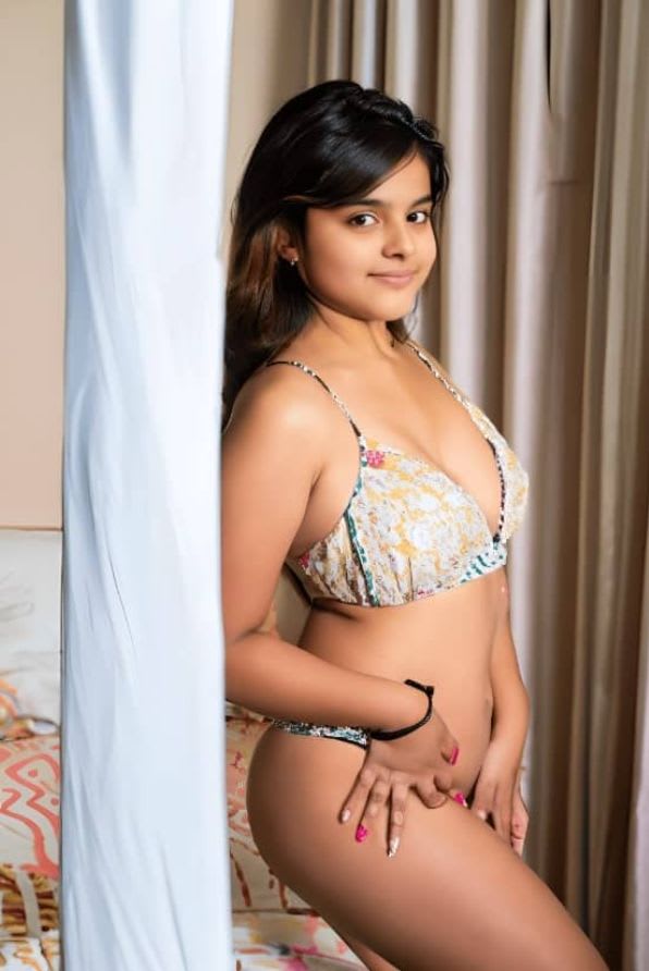 LOW PRICE LOCAL girl- Escorts in Mumbai Photo-5 of 5