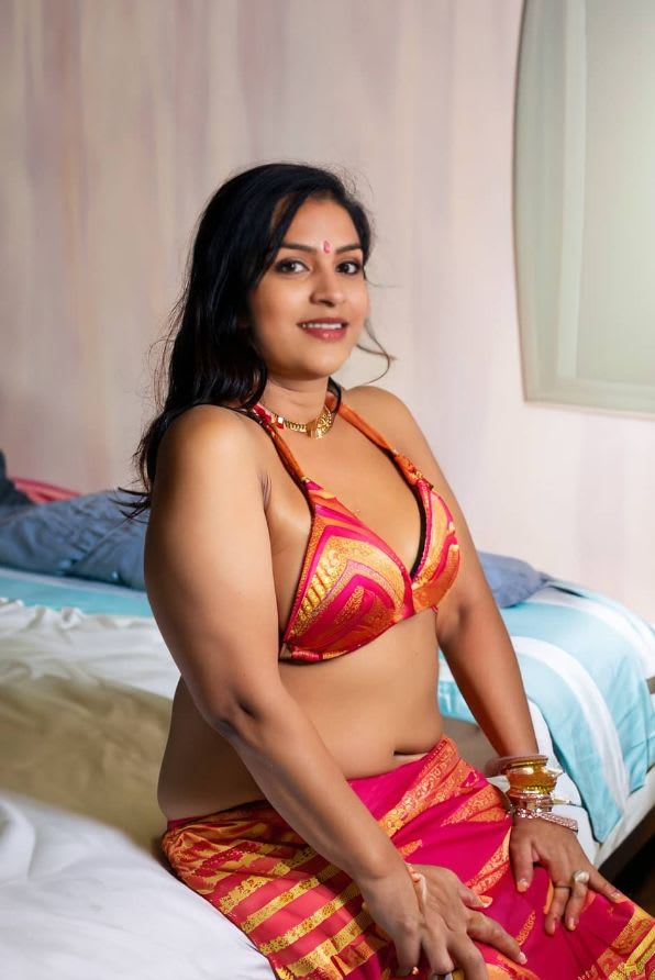 Bhabhi Call girl Krisha- Escorts in Mumbai Photo-3 of 5