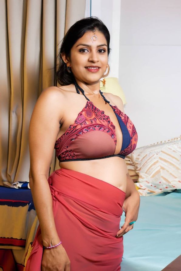 Bhabhi Call girl Krisha- Escorts in Mumbai Photo-4 of 5