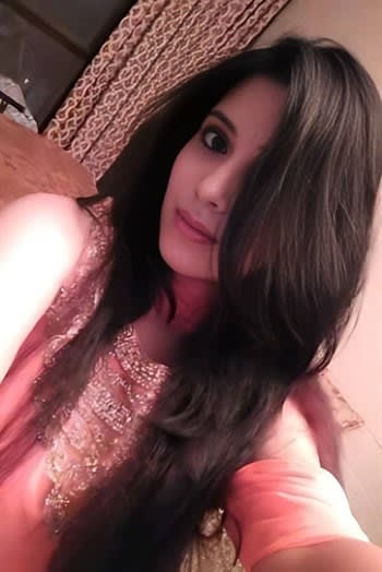 High Profile Girl Noor- Escorts in Mumbai Photo-2 of 4