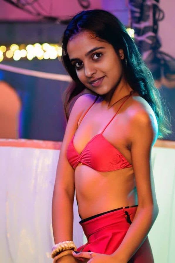 Playful Mumbai escort girl taira
