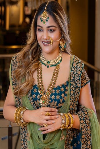 Desi housewife -Escort in Mumbai Photos Photos 1 of 4