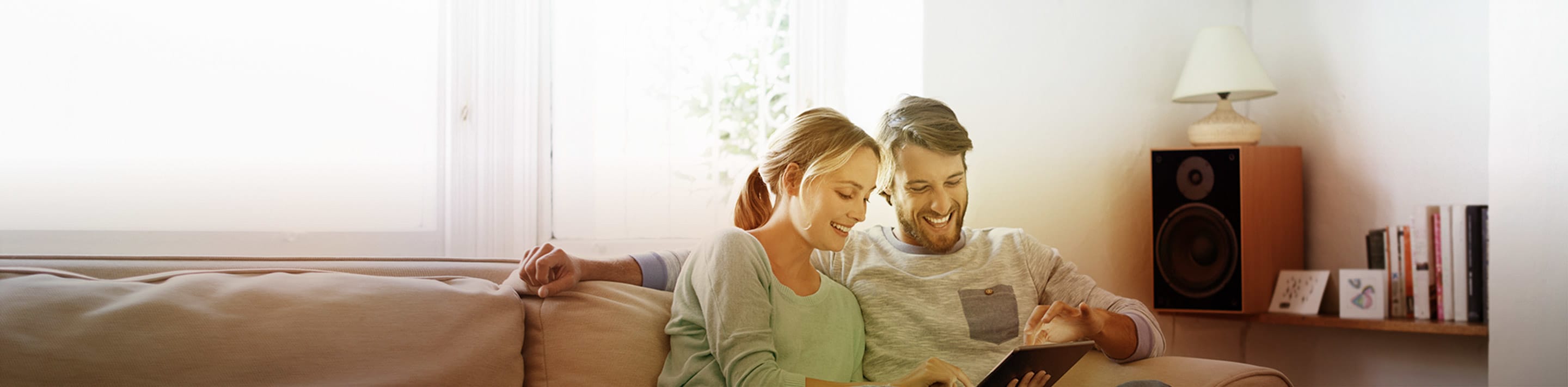 couple in the sofa 