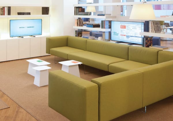 corporate.communication@intesasanpaolobank.al