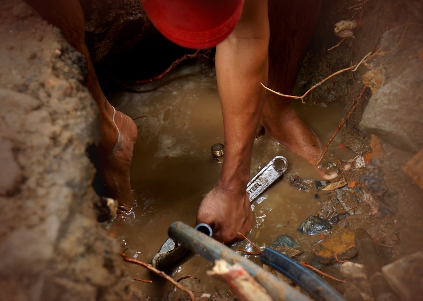 How To Handle a Plumbing Emergency