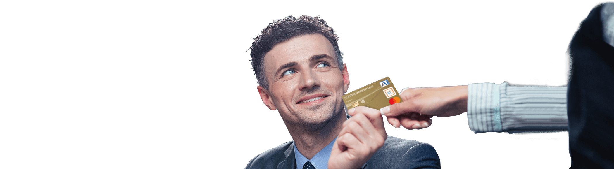 Slika prikazuje moškega, ki plačuje z zlato kartico z odloženim plačilom Activa Mastercard.