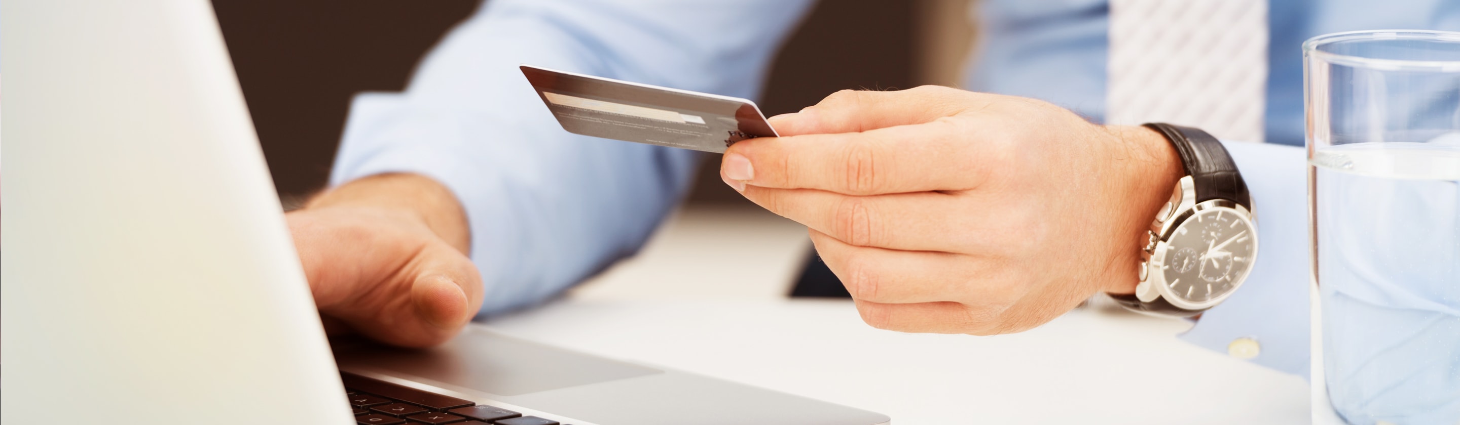 Poslovna kartica z odloženim plačilom oz. kreditna kartica Activa Mastercard
