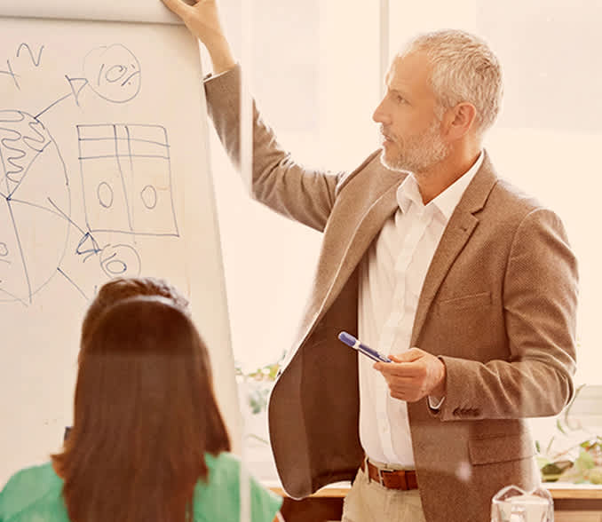 Poslovnež predstavlja poslovno idejo