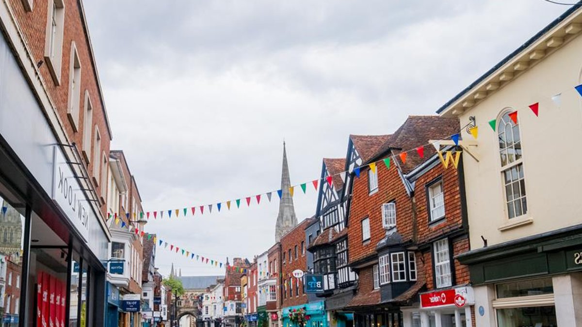 Gen Z May Revive Britain’s Struggling High Streets Gen Z May Revive Britain’s Struggling High Streets - gen z high streets