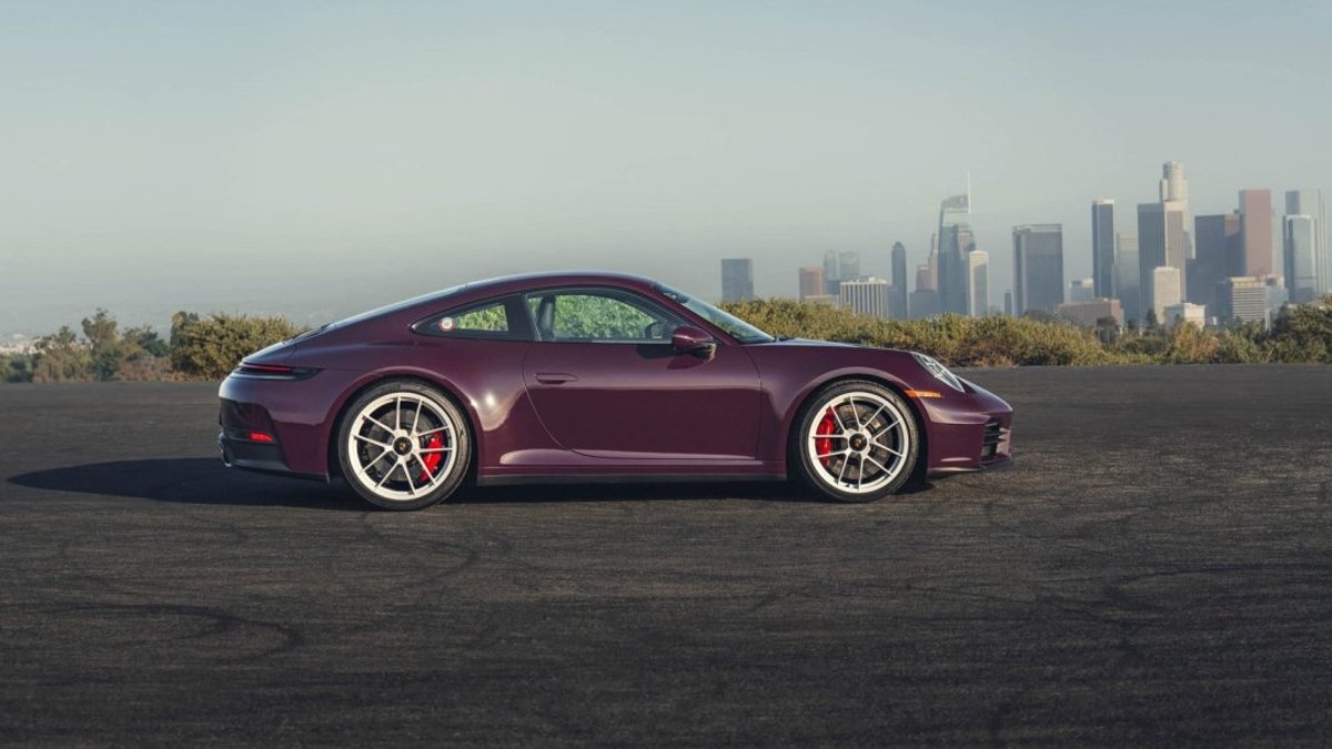 Porsche cuts weight with lighter sound systems - porsche sound system