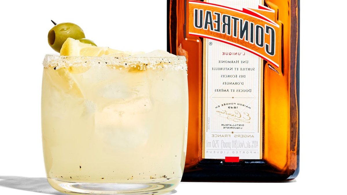 Smoky Twist on Classic Margarita Cocktail - smoky margarita