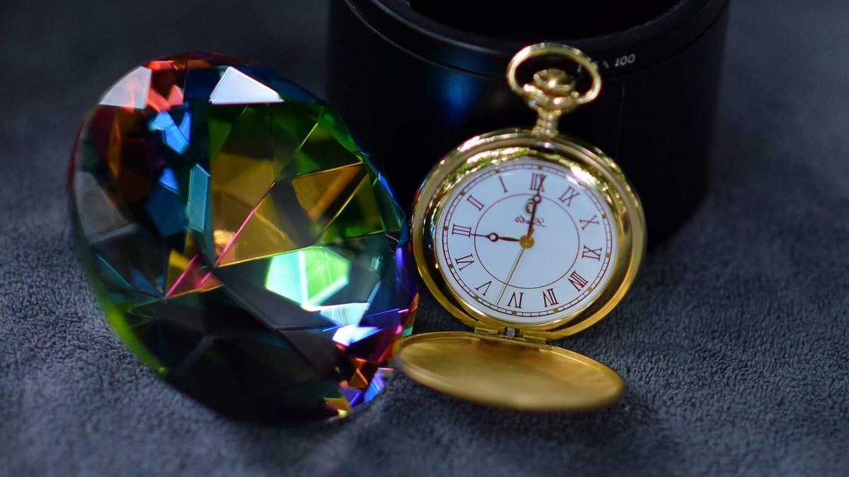 Lizzadro Museum showcases Mark Schneider jewelry - jewelry exhibition