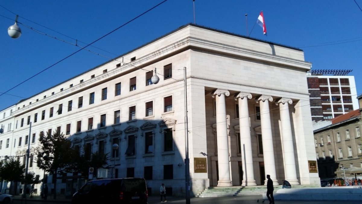 Croatia Bank Profits Fall 5.5% in Q1 - croatia bank profits