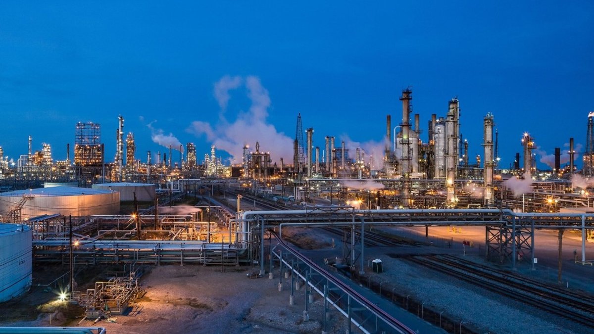 Oil Majors Shun New U.S. Refineries Over Costs Oil Majors Shun New U.S. Refineries Over Costs - oil refinery costs