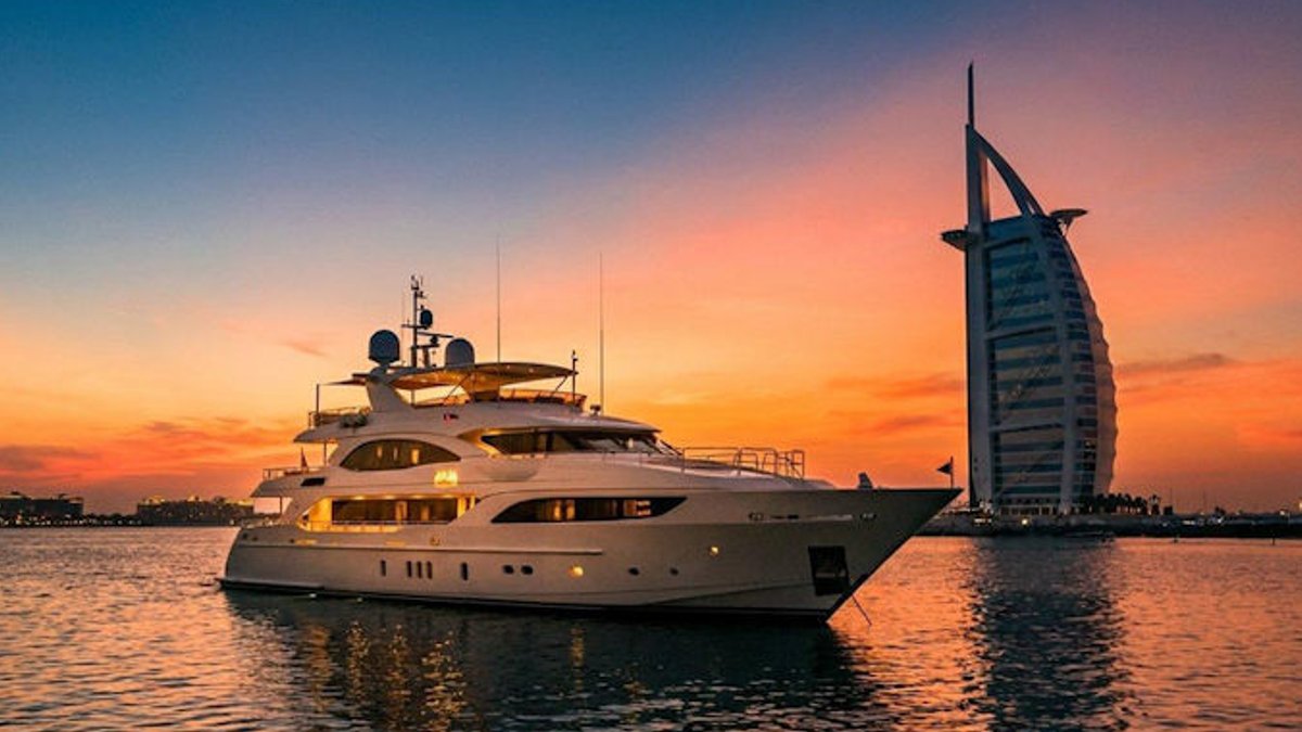 Dubai Yacht Evening Unites Skyline Light Detail Dubai Yacht Evening Unites Skyline Light Detail - dubai yacht evening