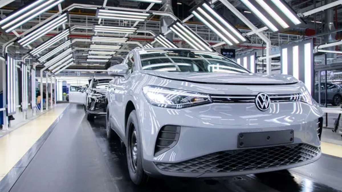 Volkswagen pushes restructuring plan 50,000 jobs at risk - volkswagen restructuring