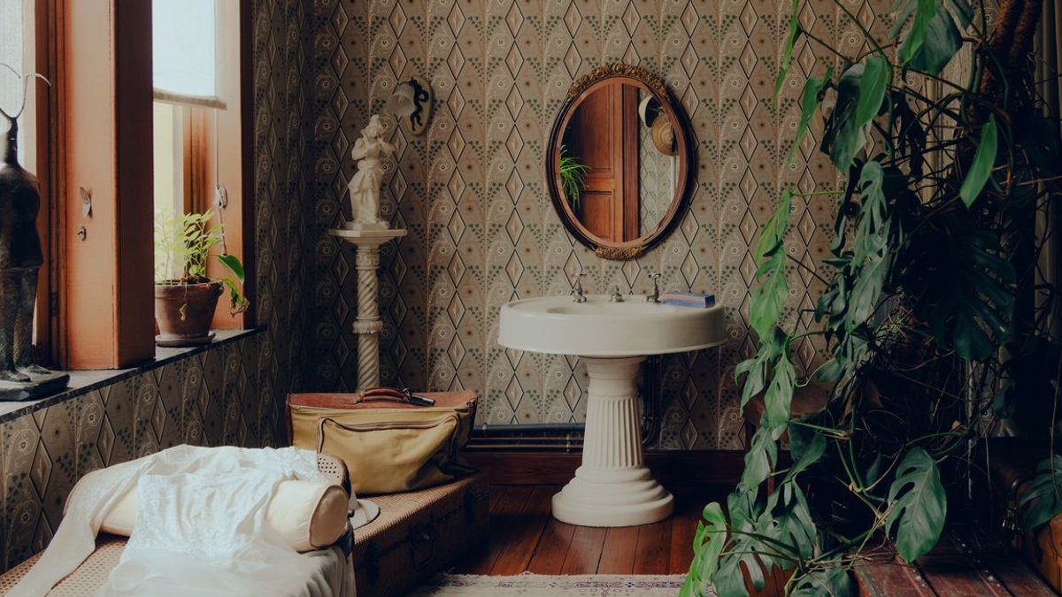Horta Unveils First Art Nouveau Building - art nouveau