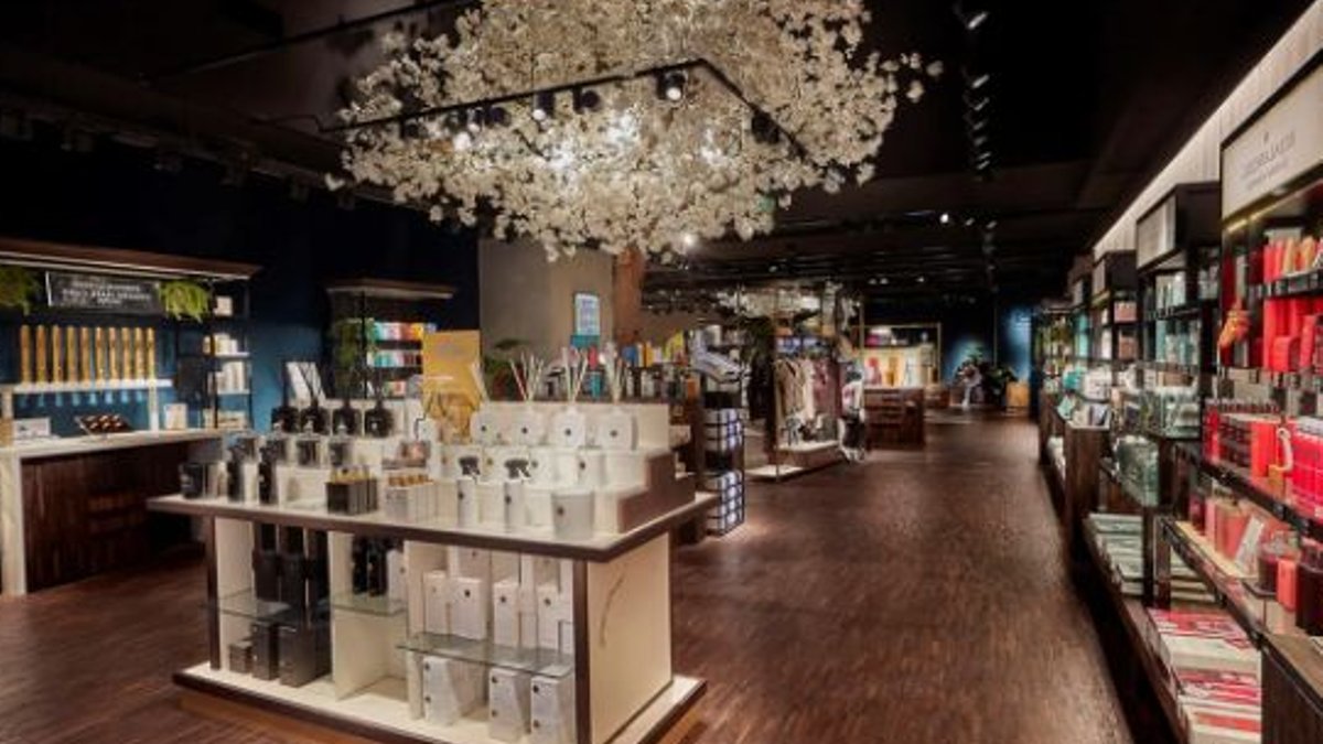 Beauty giants invest heavily in physical stores Beauty giants invest heavily in physical stores - beauty brands