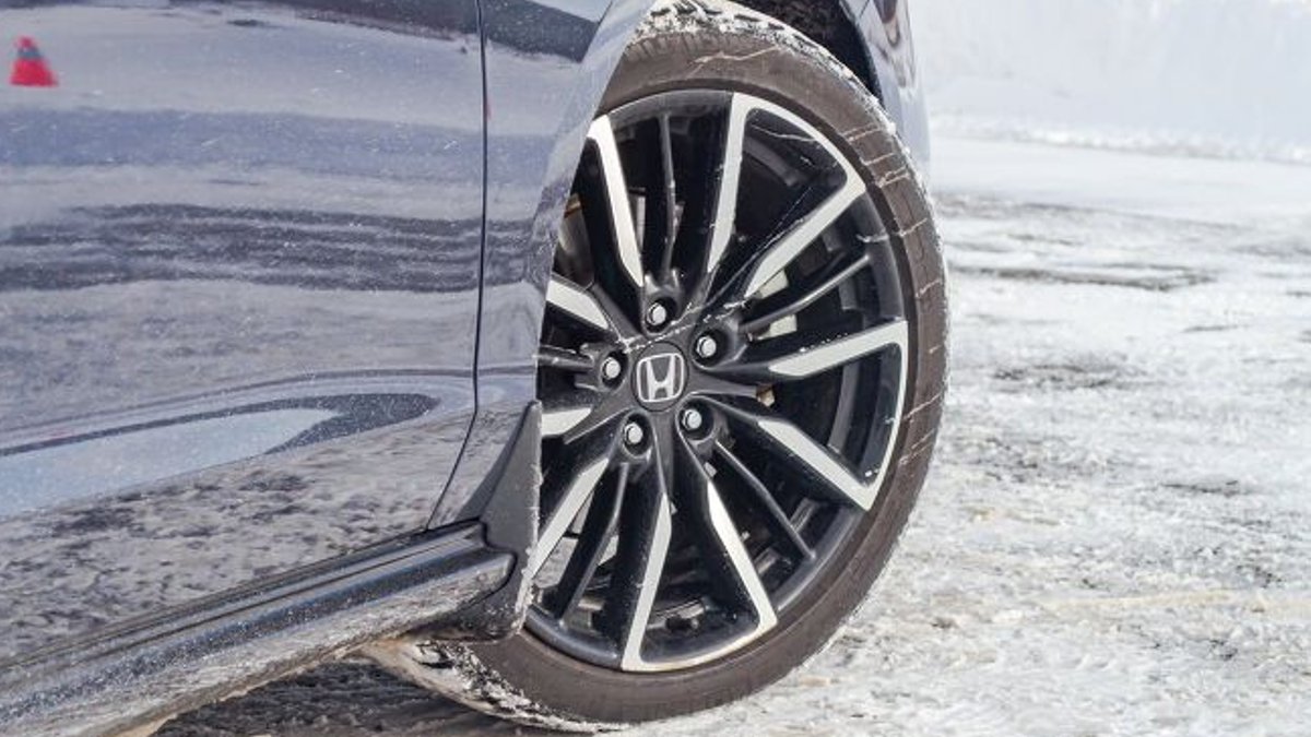 Midsize Sedans Clash: Camry, Accord, Sonata Compared Midsize Sedans Clash: Camry, Accord, Sonata Compared - hybrid sedans