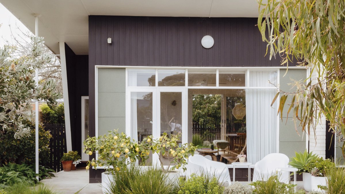 60s Beach House Listed on Mornington Peninsula - 1960s beach house
