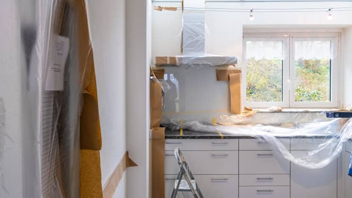 Homebuyers rush to flip properties amid rising prices Homebuyers rush to flip properties amid rising prices - house flipping